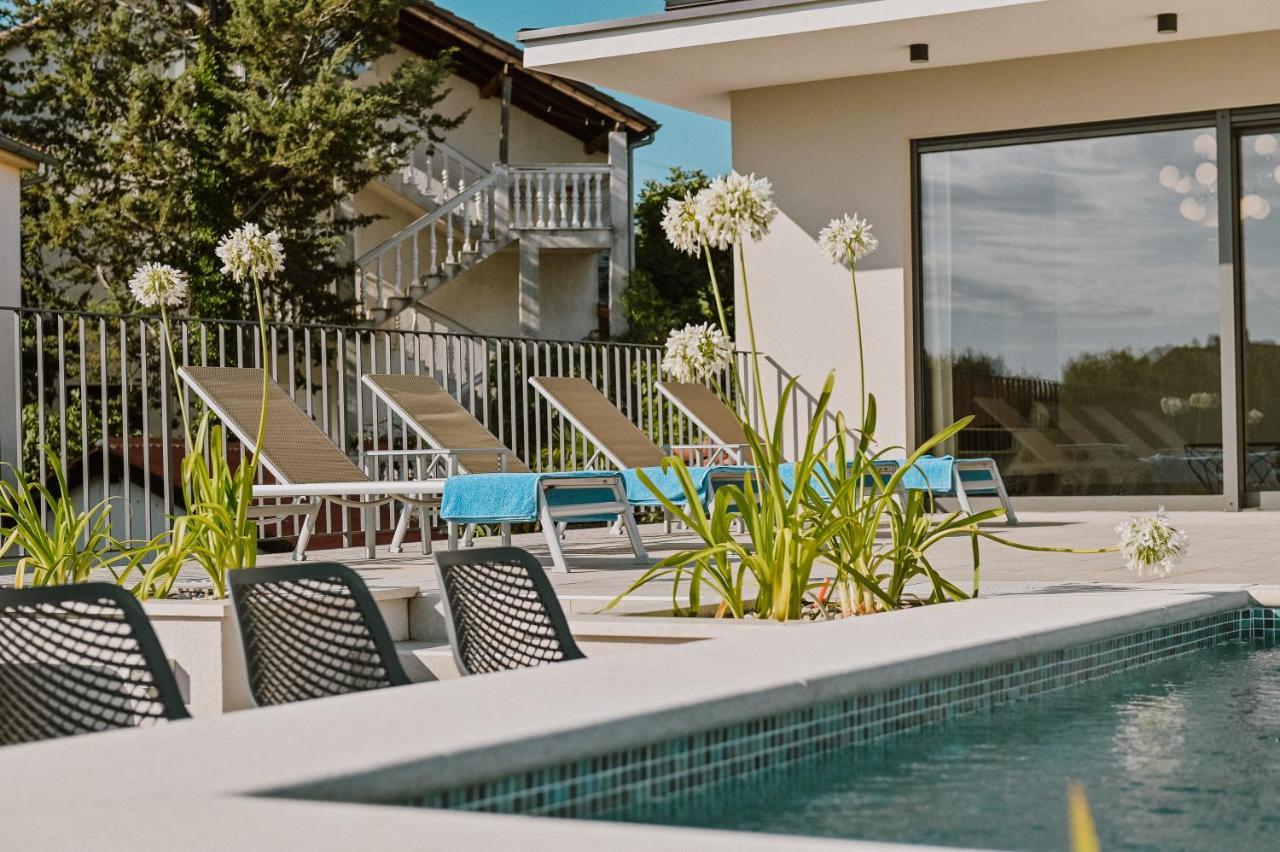 Luxury Luana Villa
