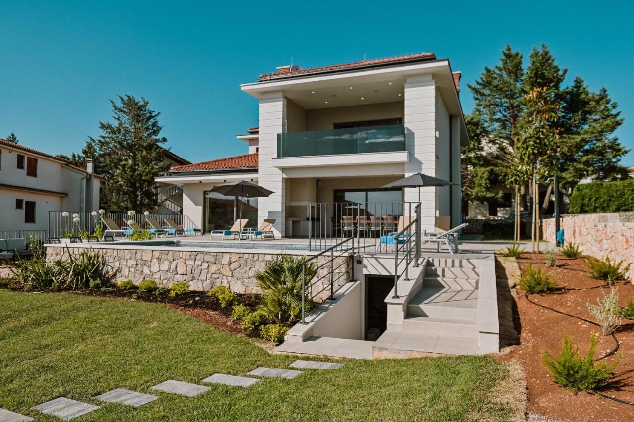 Luxury Luana Villa
