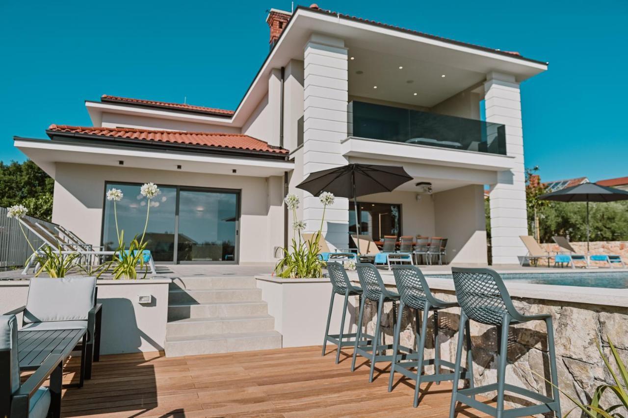 Luxury Luana Villa *