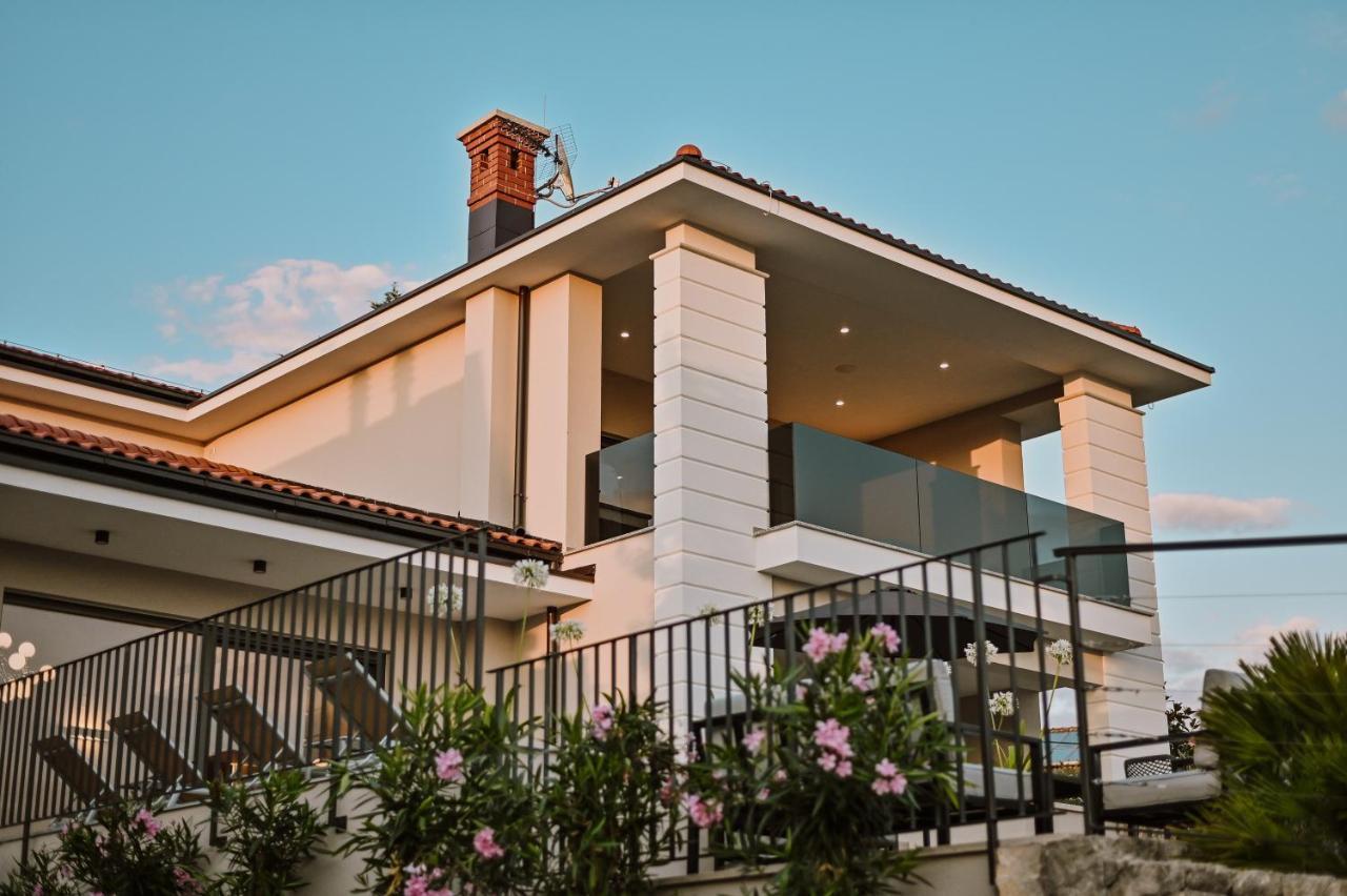 Luxury Luana Villa